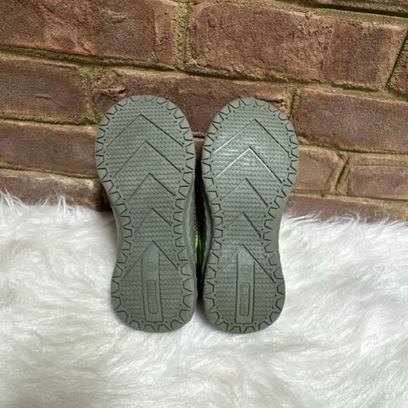 Carter’s Kids Army Green Recycled Slip On Sneakers Size 2 - Picture 6 of 8